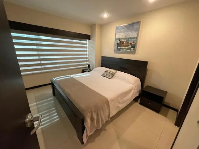 Torres Del Sol 2, Apartamento En Guayaquil 0*,  Ecuador