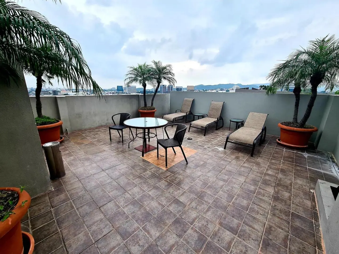 Torres Del Sol 2, Apartamento En Guayaquil 0*,  Ecuador
